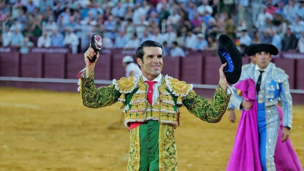 EMILIO DE JUSTO CON SOLVENTE TÉCNICA Y FORTES CON INSPIRADA SUAVIDAD LE SALVAN LA PAPELETA AL JULI COMO GANADERO EN LA MALAGUETA!!