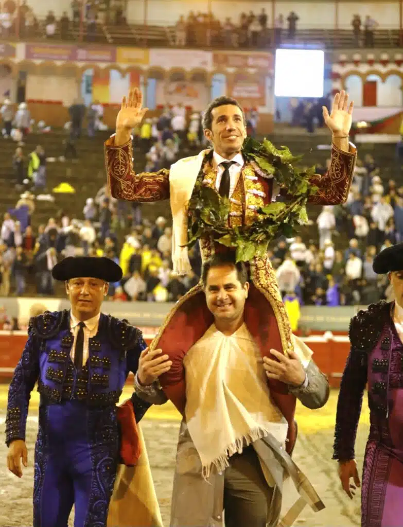 DAVID DE MIRANDA TRIUNFA CON SANTABÁRBARA EN LA FERIA CAFETERA.-