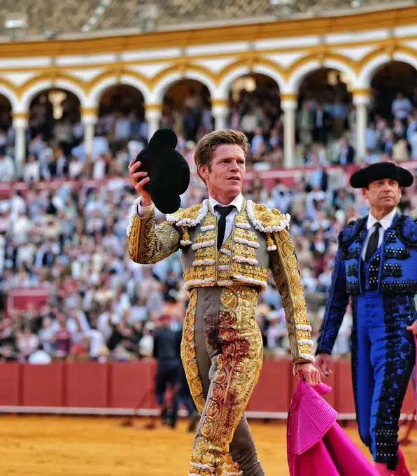 LOS VICTORINOS Y EL TOREO AL NATURAL DE BORJA JIMÉNEZ,  RESCATAN LA ESENCIA DE LA FIESTA EN SEVILLA.-