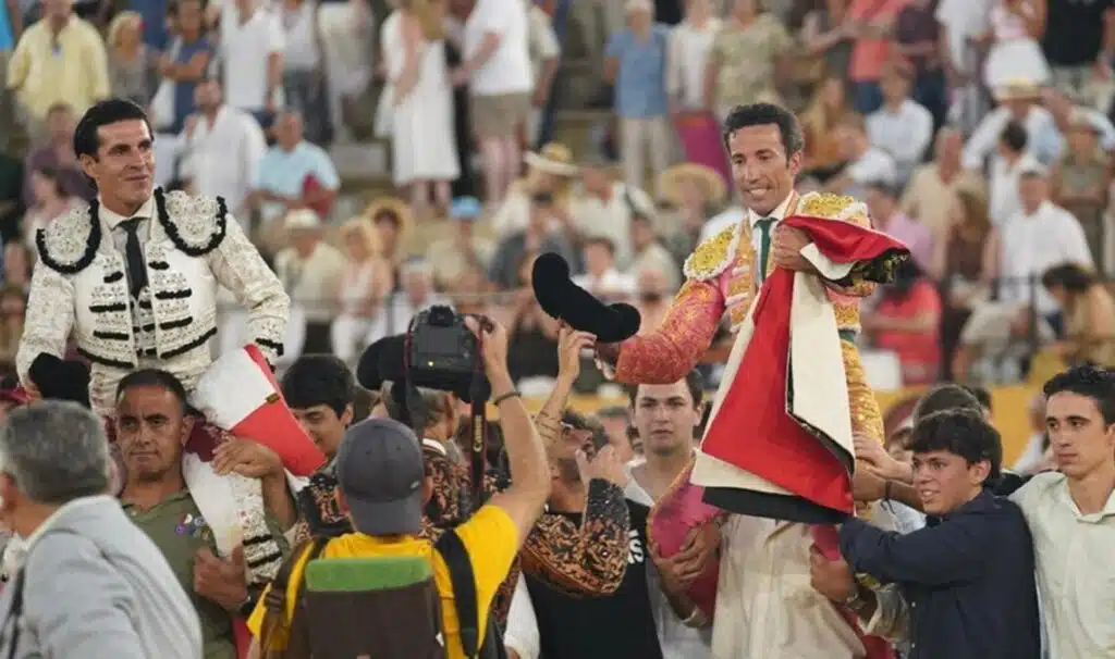 MARBELLA REBOSADA DE FELICIDAD POR LOS TRIUNFOS DE TALAVANTE Y DAVID DE MIRANDA CONQUISTANDO LA PUERTA GRANDE!!