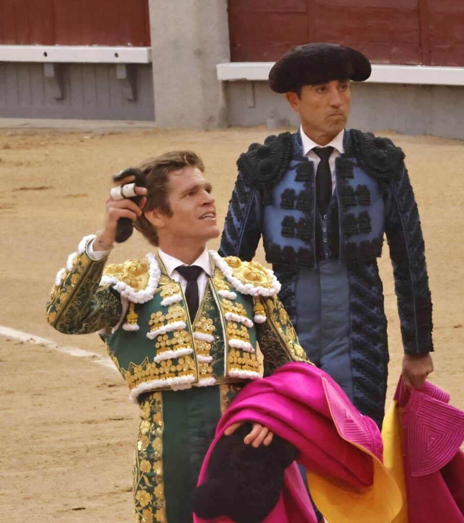 BORJA CORTA LA ÚNICA OREJA A LOS VICTORINOS, HOY EN MADRID!!