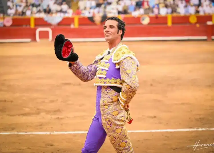 LOS VICTORINOS DESTACAN SU RAZA Y CASTA EN EL COSO LIMEÑO.